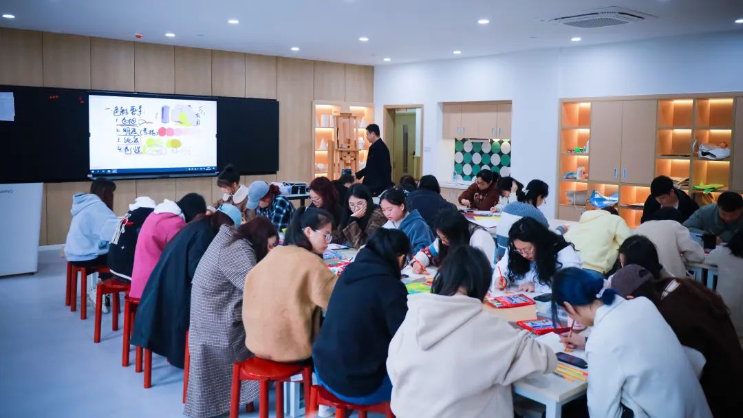 重慶人文科技學院：善用數(shù)字化，賦能教育教學轉型升級